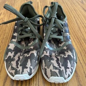 adidas Green Camouflage Women’s Sneakers Size 5.5